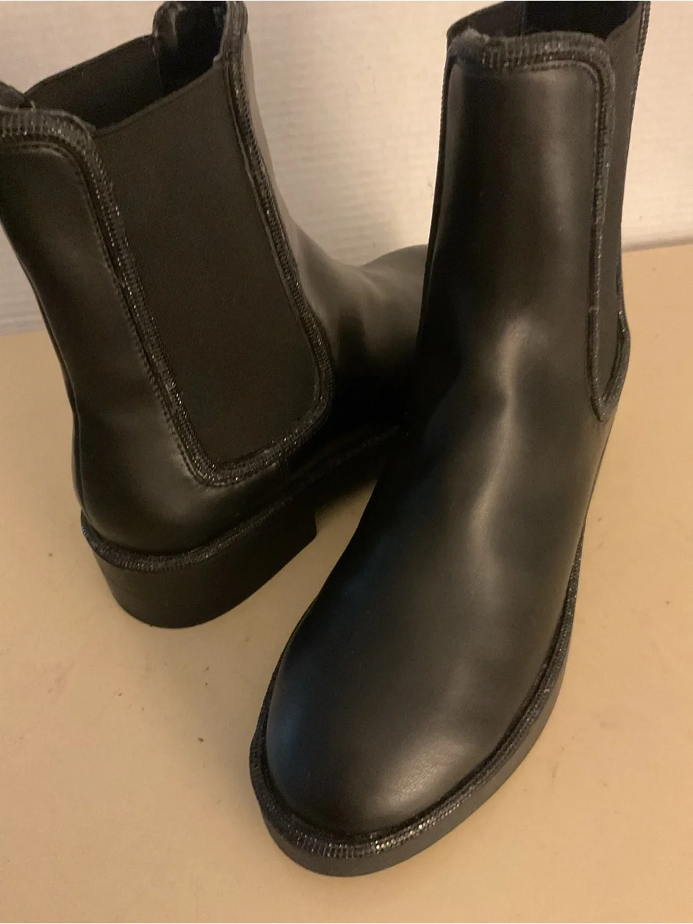 Steven By Steve Madden women Black Chelsea Platform Ankle Boots US 8.5